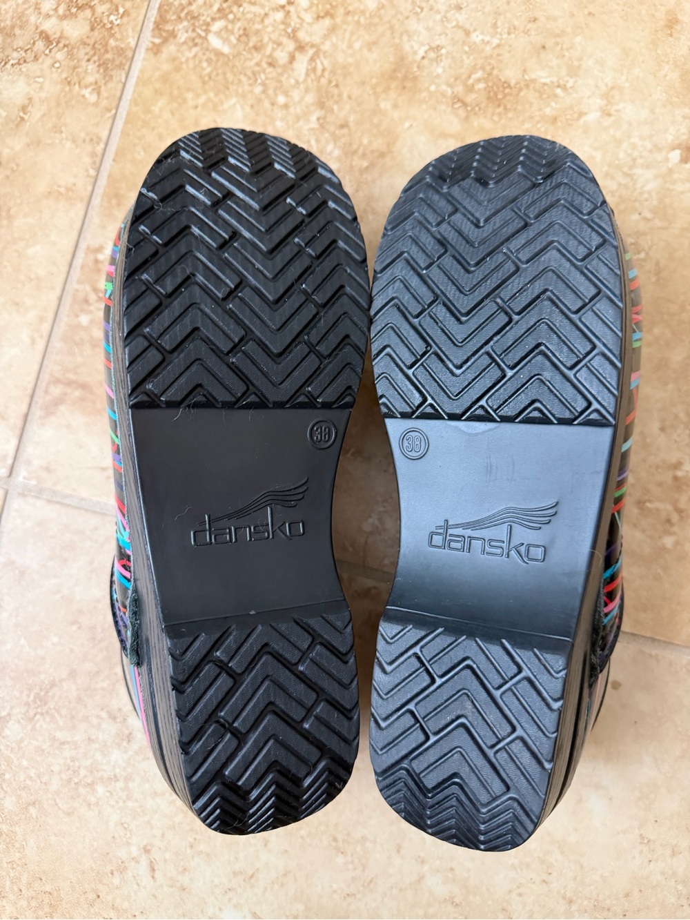 Dansko Womens Black Multi-Color Patterned Clogs size 38 - Picture 6 of 6